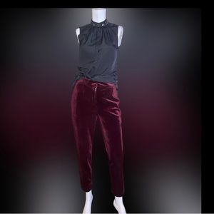 Ladies New  Romeo + Juliet Couture burgundy velvet ankle crop pants business